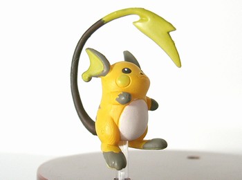 ポケモン図鑑 ピチュー／ピカチュウ／ライチュウ