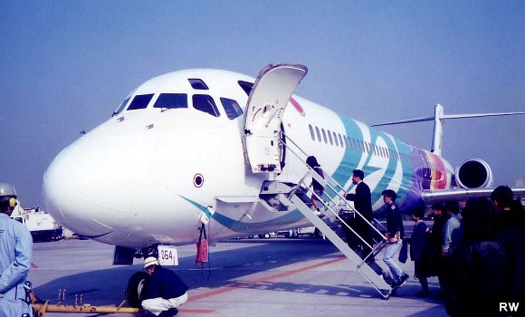 JAS 日本エアシステム MD-90-30