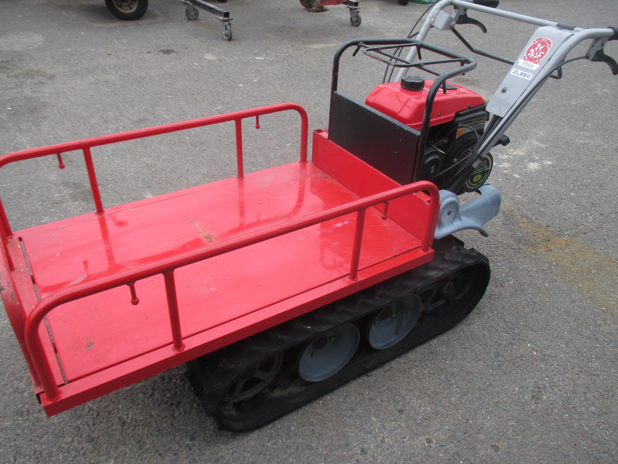 アテックス 中古 運搬車 XL260 – 農キング