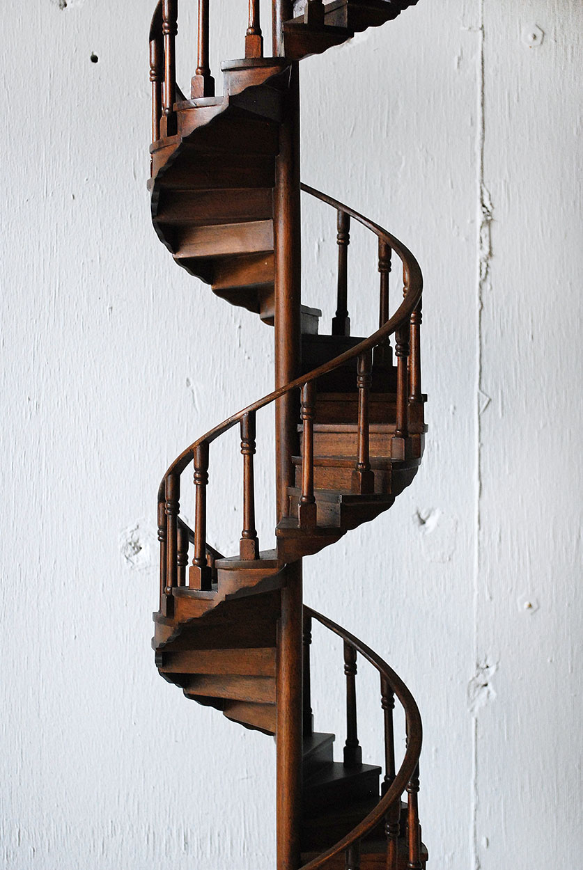 Spiral Stand Light | 世界のラグと照明を提案するorbitex