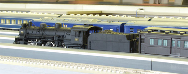 C52とダブルルーフの客車