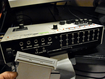 機材を入手したオハナシ AMDEK CMU-800: Caknobs Keep On Dubbin'