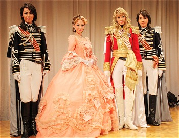 宝塚歌劇宙組公演『ベルサイユのばら-オスカル編-』制作発表レポート