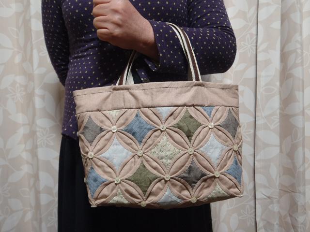 西沢本店でキット化したカテドラルウィンドウのバッグ