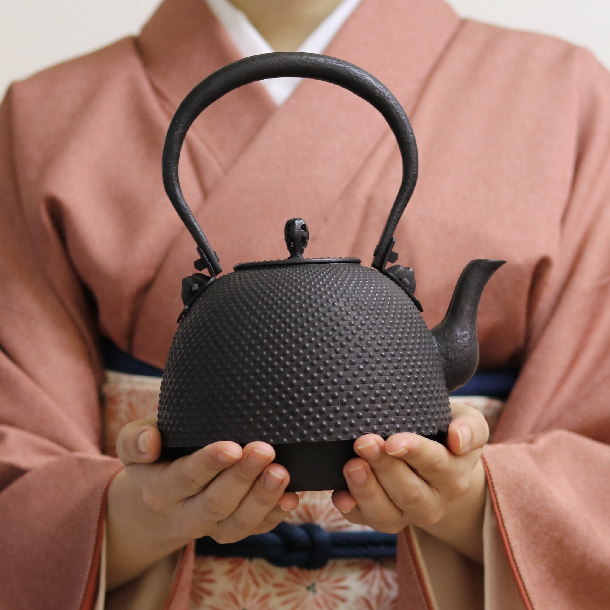 南部鉄器 鉄瓶 | 南部型 霰 | 1.0L | 薫山工房