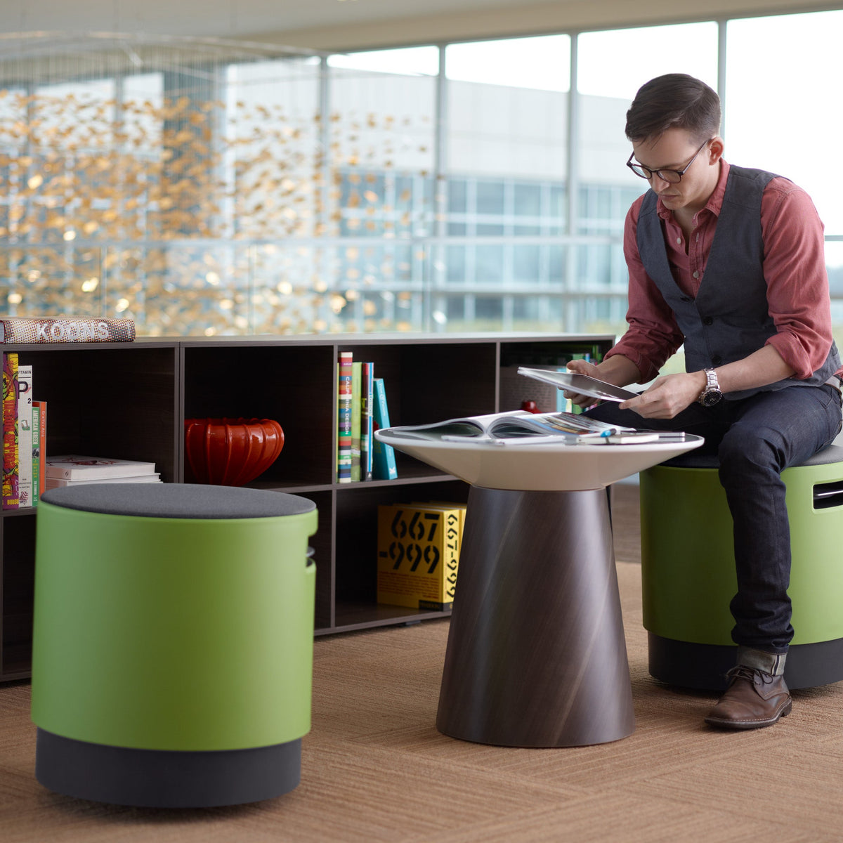 ブイ チェア - Steelcase Japan – Steelcase (スチールケース) 日本