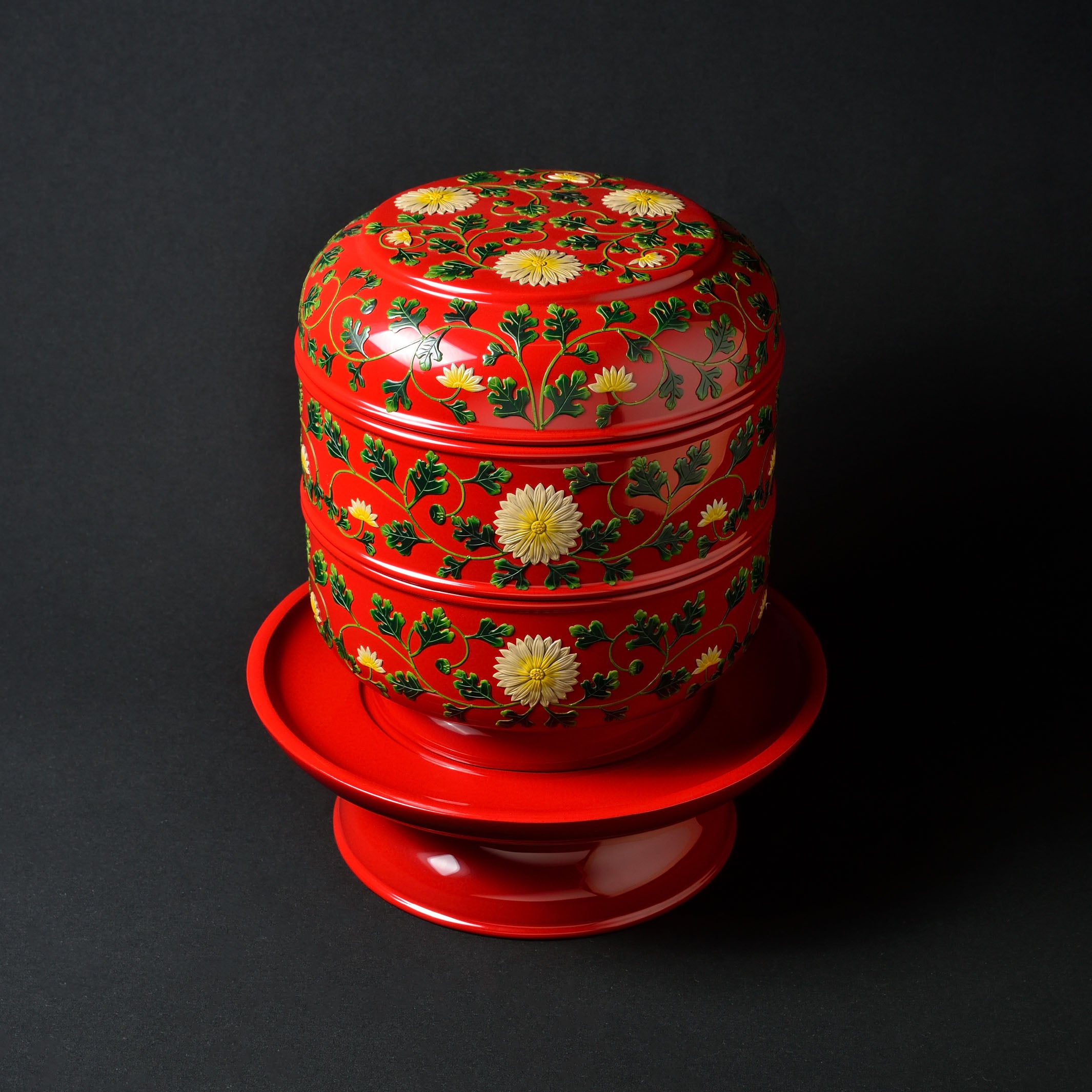 6寸二段喰籠 堆錦 色付菊唐草 – 角萬漆器