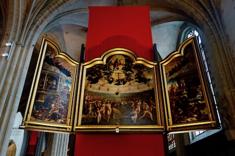 アントワープのノートルダム大聖堂でルーベンスを見るのだ。 (KARAKARA