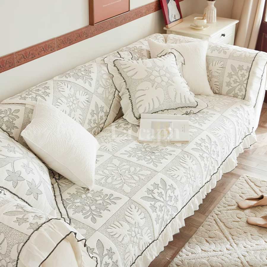 フローラルエレガンスソファーカバー（白）優美な模様が日常に彩りを添える