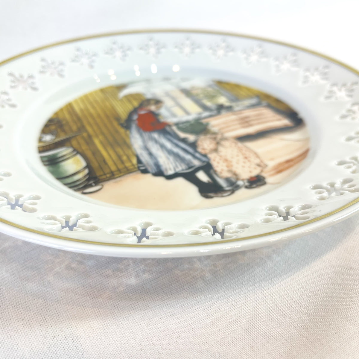 カール ラーション デコレーション プレート 娘たち キッチン KOKKENET