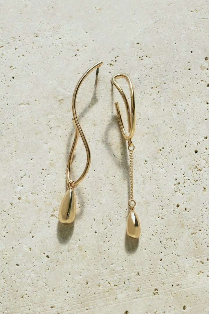 ツイスト ライン × ドロップ アシンメトリー ピアス – GOLDY Onlinestore