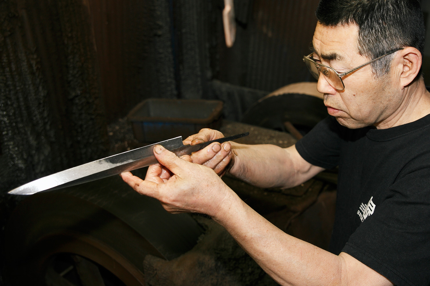 凄腕職人街 | 堺打刃物 森本 光一の仕事
