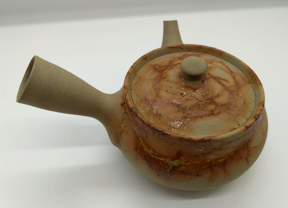 常滑焼 谷川仁 作 白泥もがけ急須 – SEIKADO