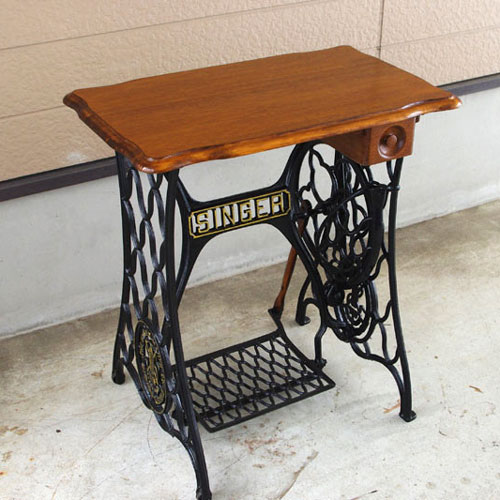 No.999 オーダーメイド 足踏みミシンの鉄脚テーブル：アンティーク