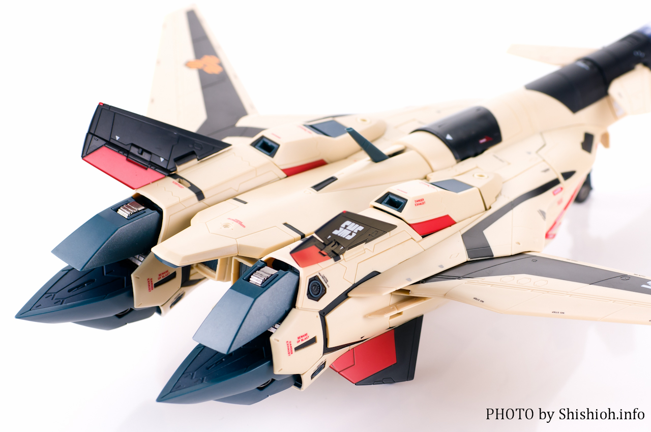 レビュー】 バンダイ DX超合金 VF-19ADVANCE（ファイター）[劇場版