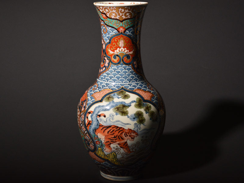献上手古伊万里焼】花瓶 染錦本金青海波虎王図