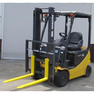 電動式4輪フォークリフト FB14-12 最大荷重1350kg,バッテリー駆動 小松