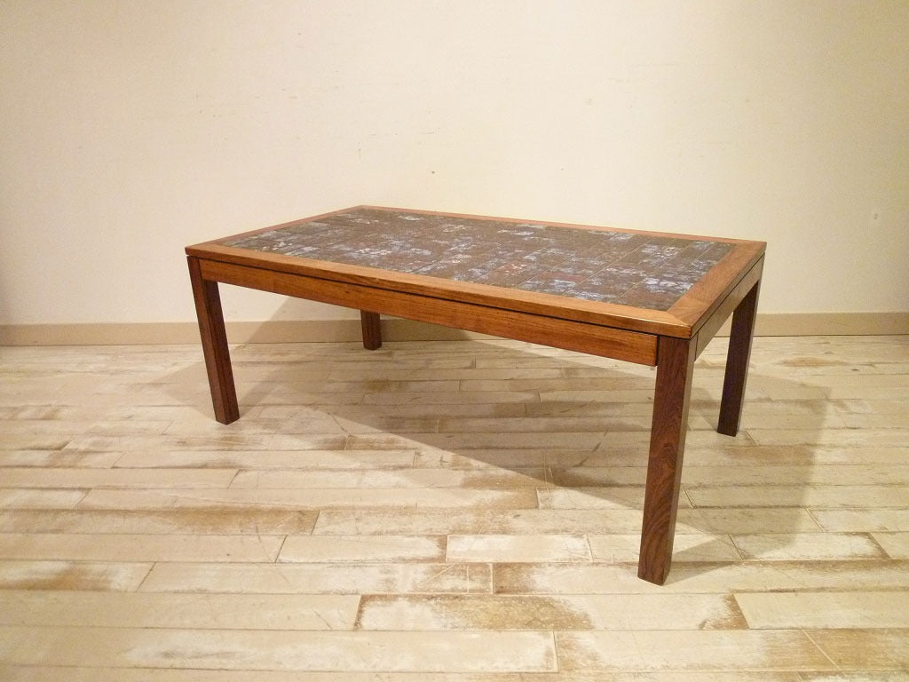 タイルトップコーヒーテーブル | ロイズ・アンティークス | ヨーロッパ