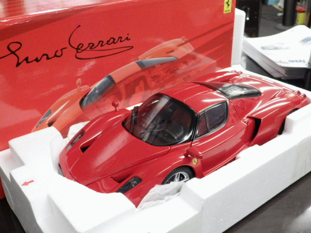 ミニカーショップグローバル - 1/18 BBR エンツォ フェラーリ 【レッド】