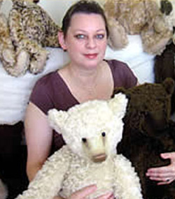 コンラディ・クリエイションズ - テディベア作家・作品紹介 エムズ