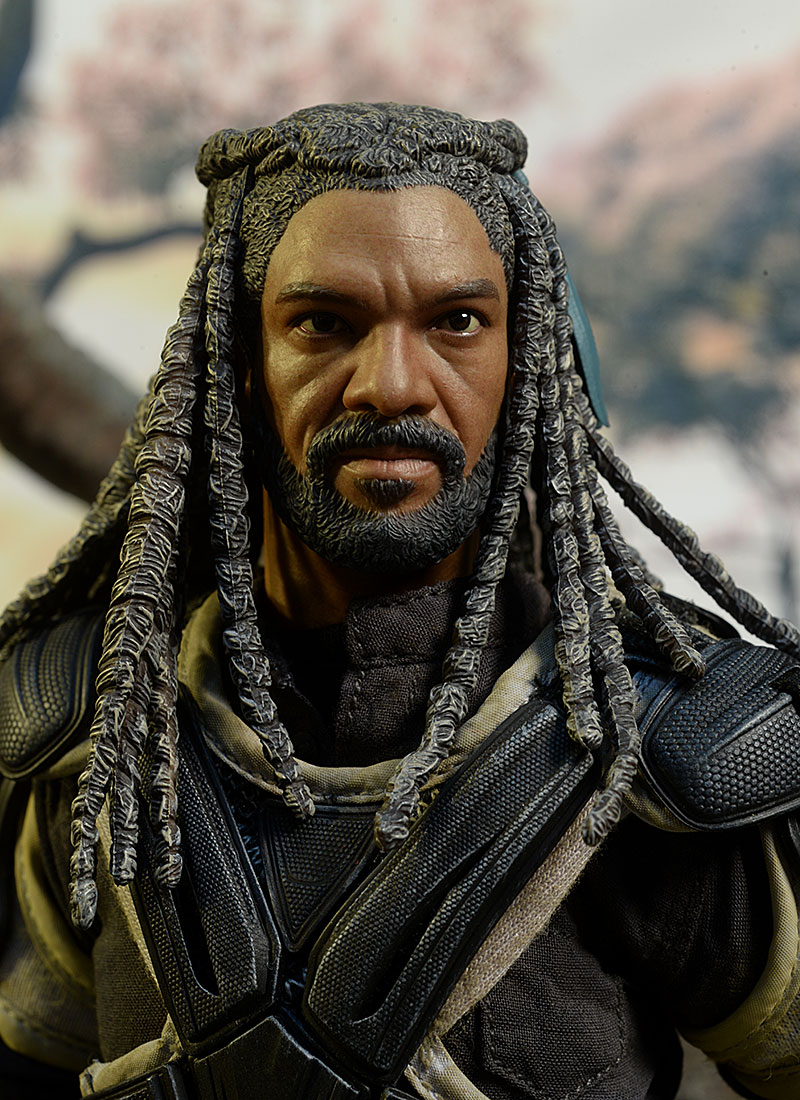 Review and photos of King Ezekiel Walking Dead sixth scale action