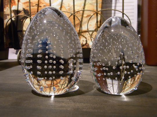 たまご型ペーパーウェイト - ちいさな硝子の本の博物館