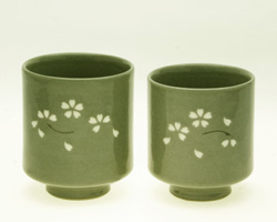 高田焼（上野窯）の作品。高田焼の美しさをぜひご覧ください