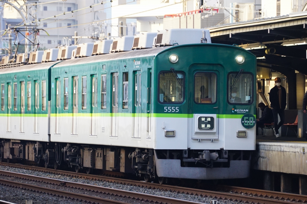 京阪名物、『女学生・児童優先車両』が運行終了？ | 鉄道プレス