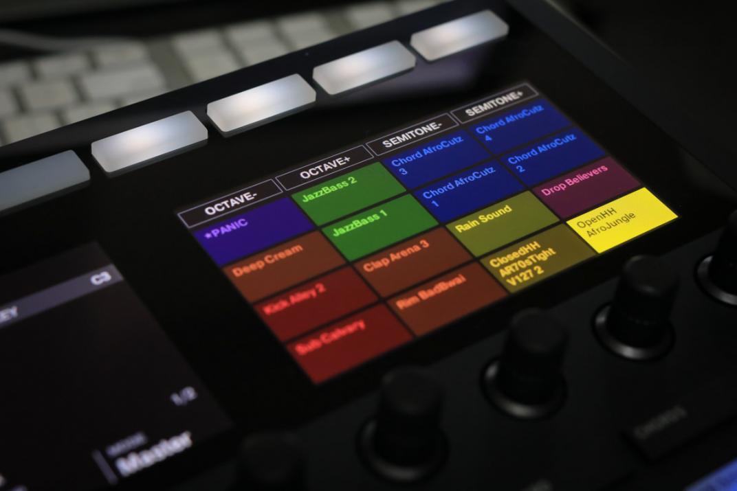MASCHINE Mk3レビュー : デザイン・操作性・機能性すべてを