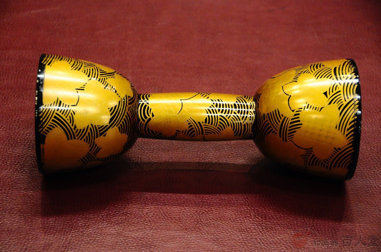 小鼓古胴 桜花散蒔絵