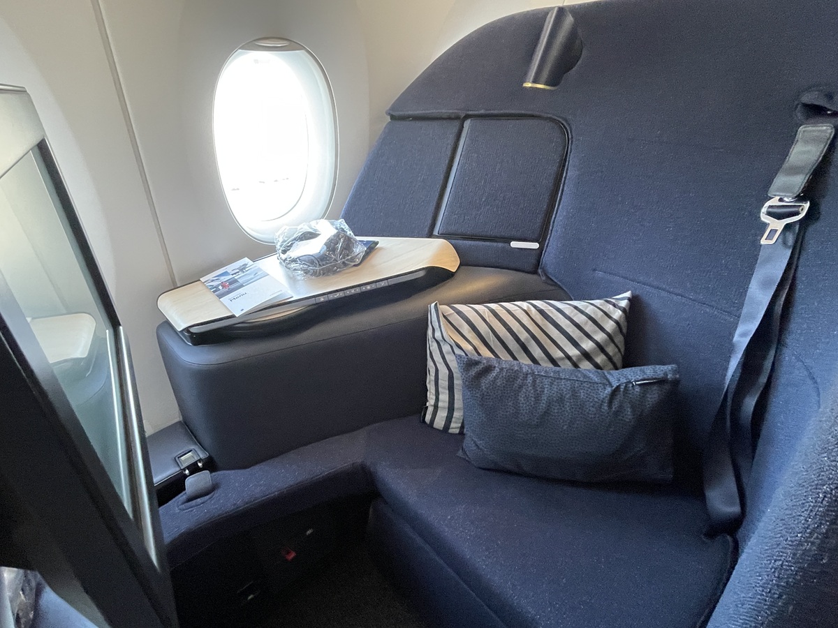 フィンエアー機内食＆搭乗ルポ】快適すぎるプレエコ・業界初の革新的