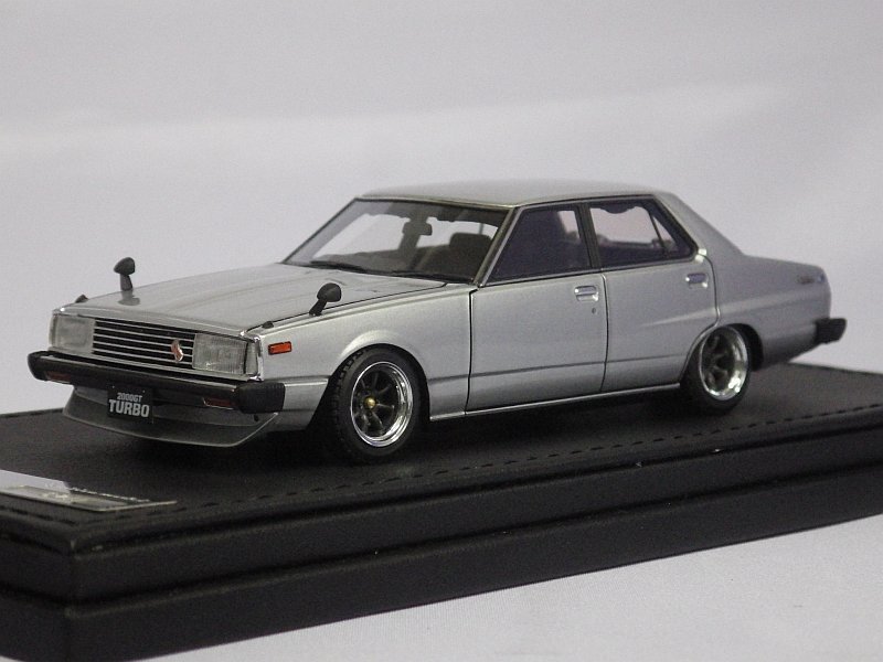 イグニッションモデル ニッサン スカイライン 2000 GT-EL(C211) SILVER