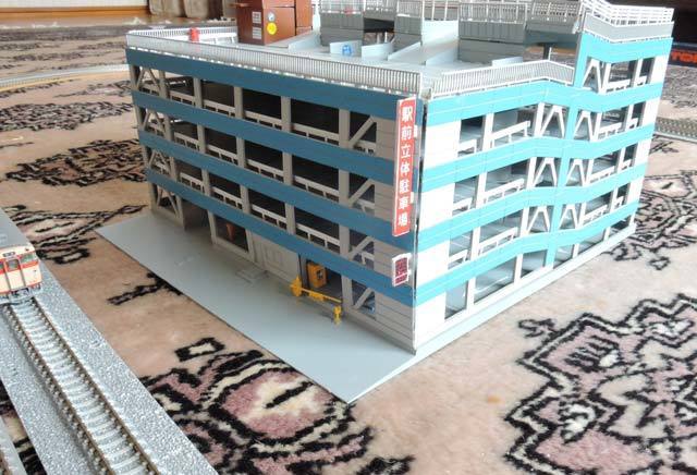 帰省の戦利品から・「アオシマの立体駐車場」: 光山市交通局のブログです