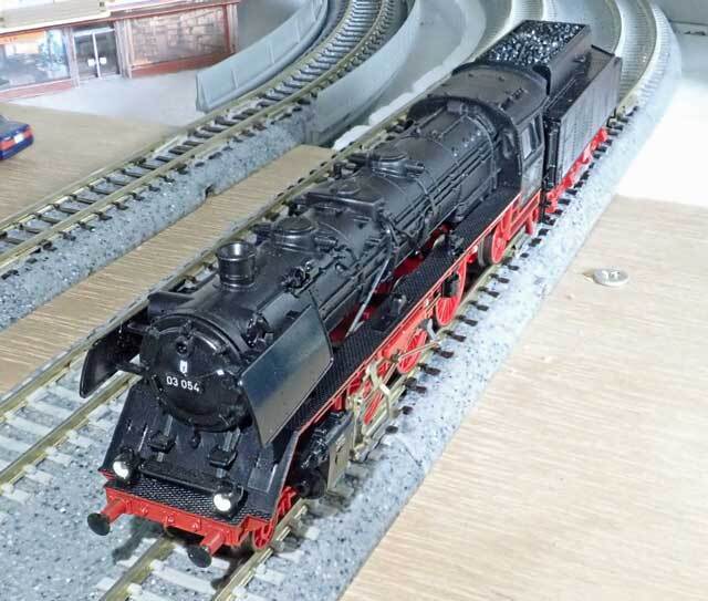 ミニトリックスのBR01蒸気機関車: 光山市交通局のブログです