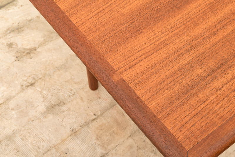 デンマーク家具木製トライアングルサイドテーブル ブラウン デンマーク