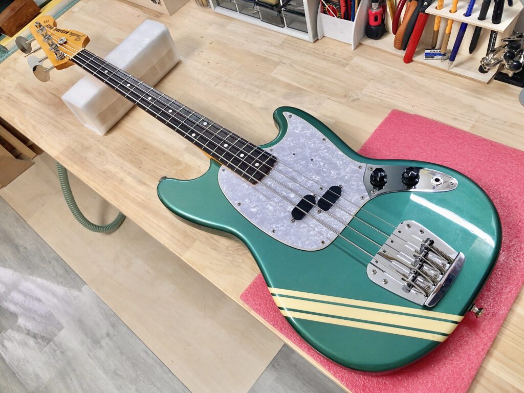 Fender Mustang Bass ペグ交換等 | たりきこうぼう