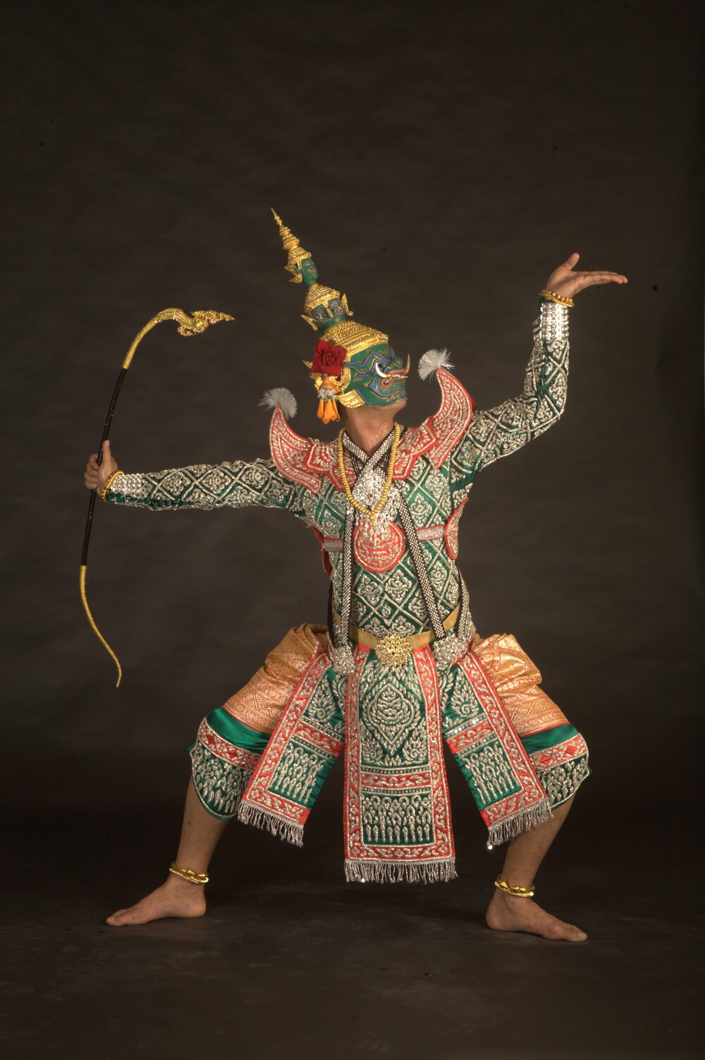 タイの仮面舞踊『ラーマキエン』と民俗舞踊—その歴史と現在【東京音楽