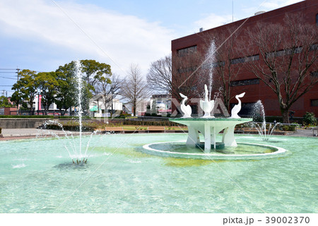 石橋文化センター ペリカン噴水 久留米市立中央図書館の写真素材