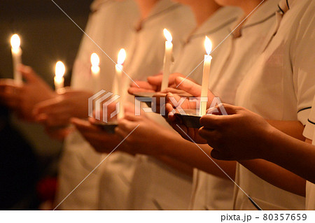 戴帽式―看護学生の手元の写真素材 [80357659] - PIXTA