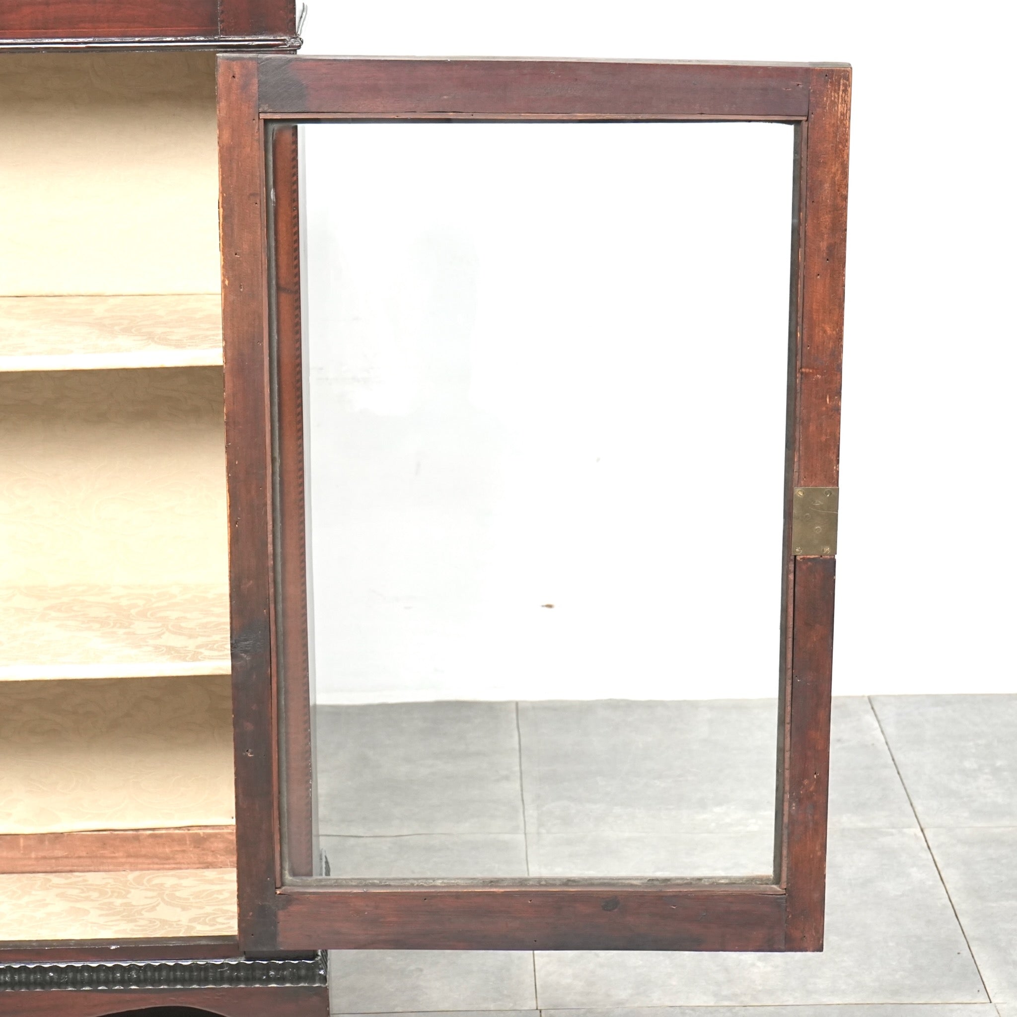 イギリスアンティーク ガラスキャビネット – TIME HYPE