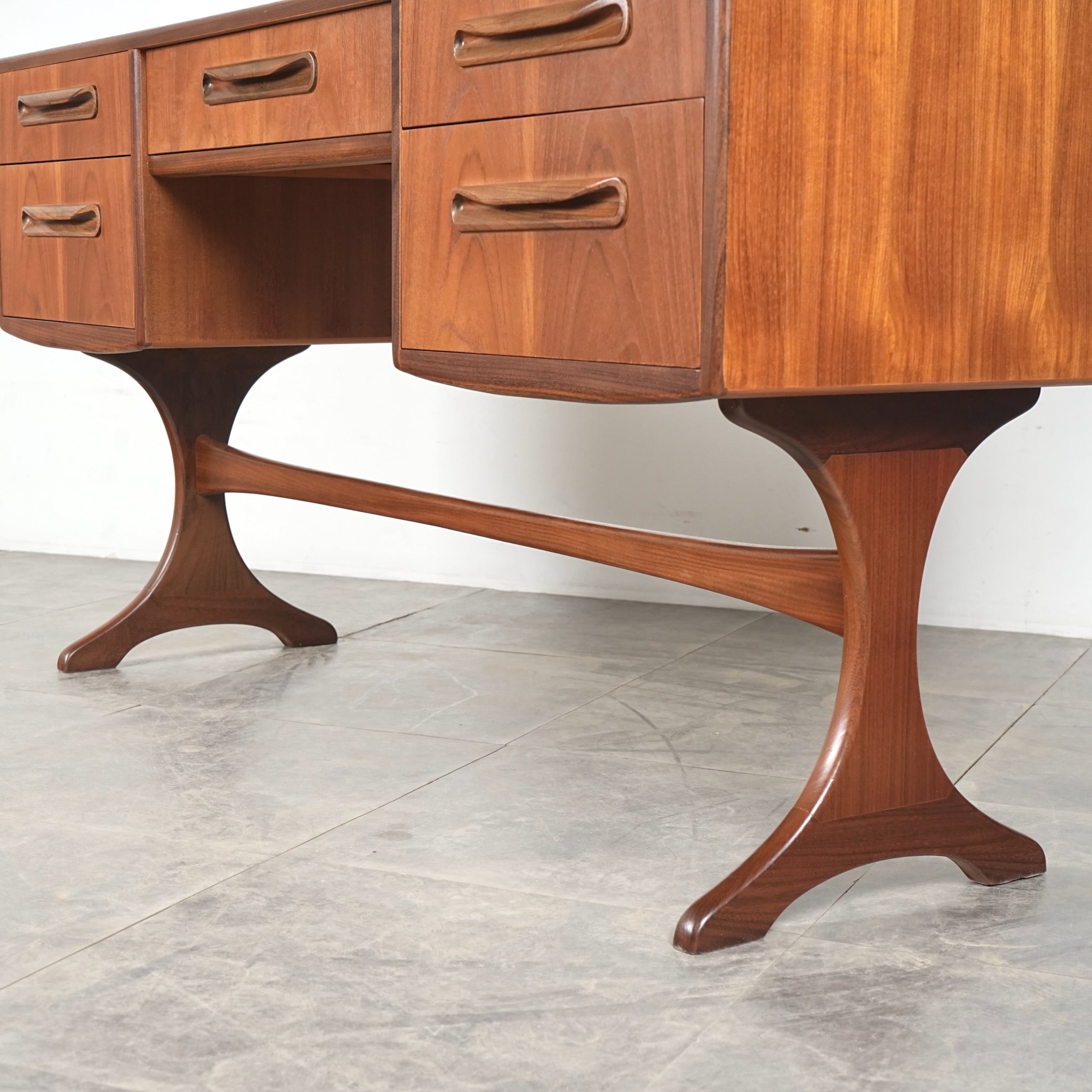 G-PLAN】Fresco ヴィンテージ ドレッサー – TIME HYPE