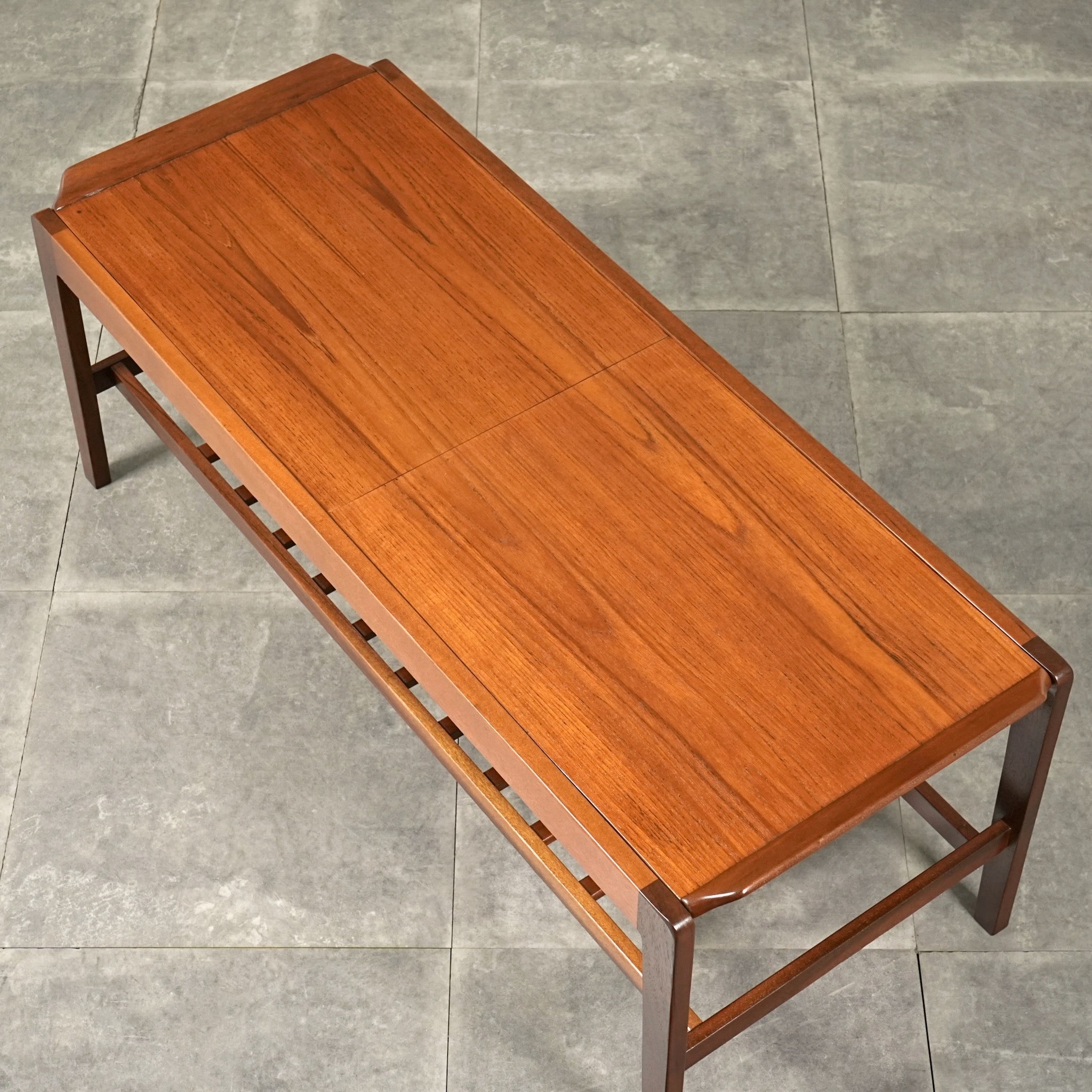 Remploy】ヴィンテージ ローテーブル – TIME HYPE