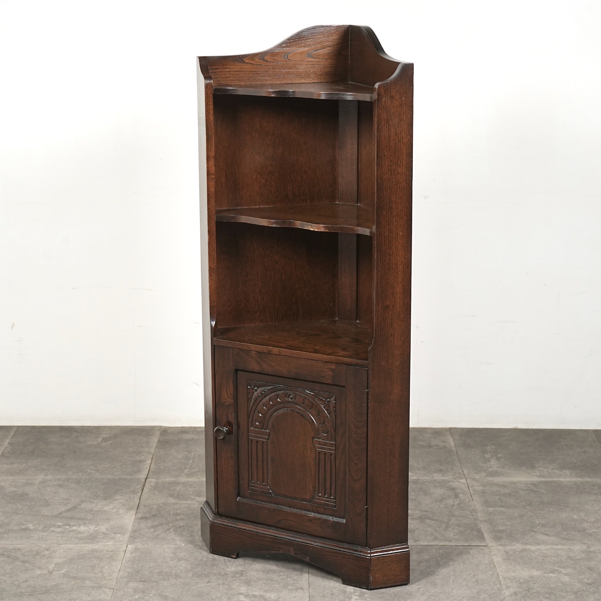 英国クラシック ヴィンテージ コーナーキャビネット – TIME HYPE