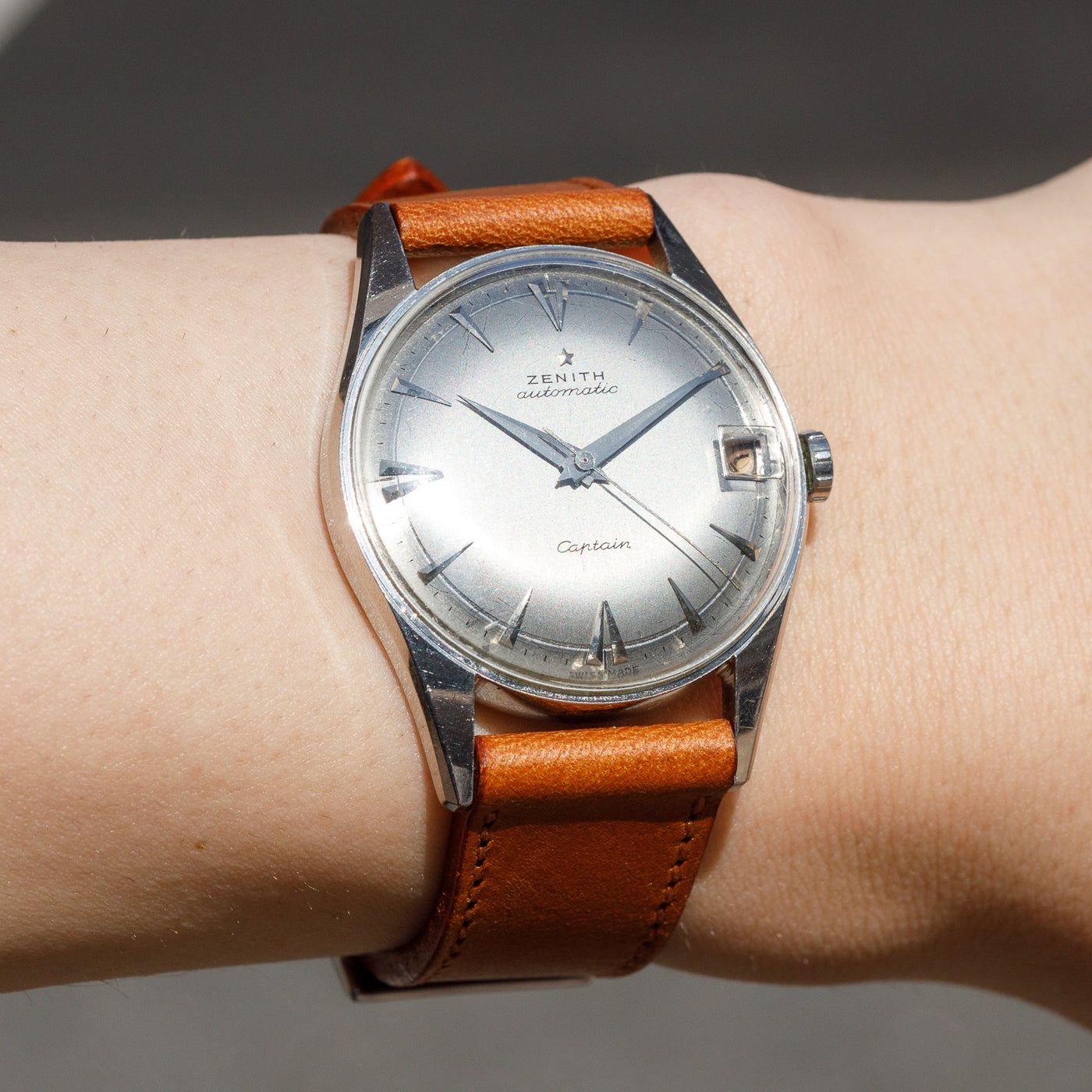 ZENITH Captain – TIMEANAGRAM