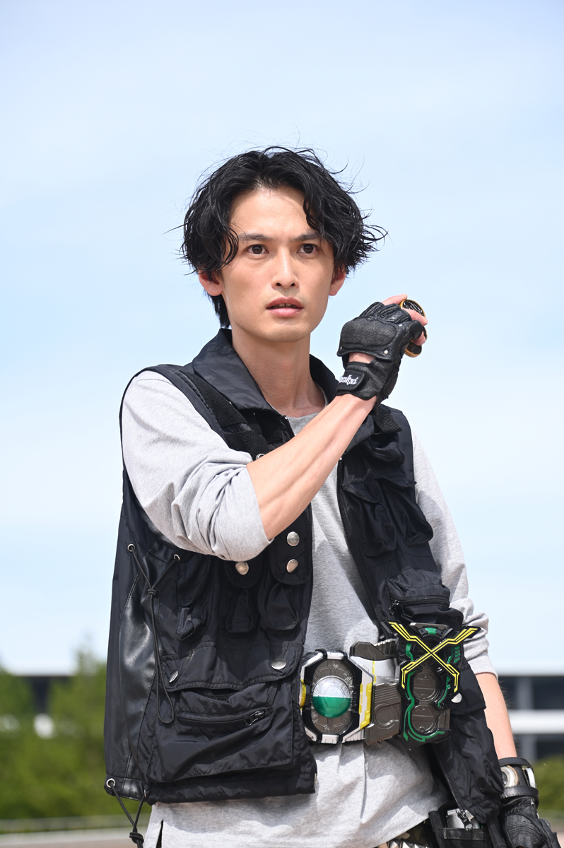 主人公・仮面ライダーバース/後藤慎太郎を演じる君嶋麻耶、渡部 秀