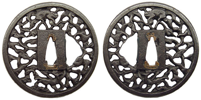 日本刀・刀剣 販売の専門店・東京【十拳-TOKKA-】 ＜鉄地南蛮鰐透かし鍔＞