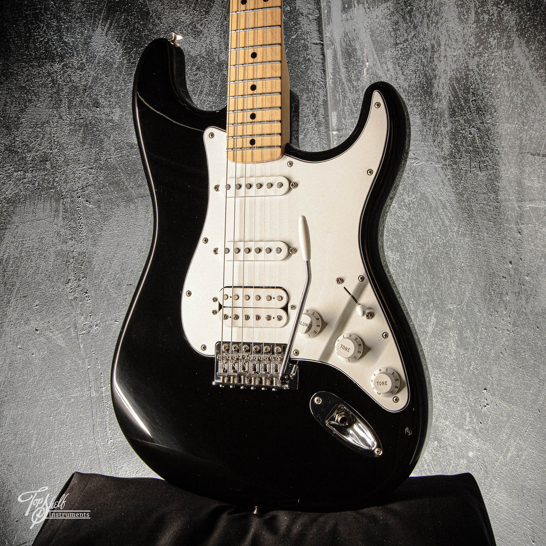 Fender Standard Stratocaster HSS Black 2017 – Topshelf Instruments