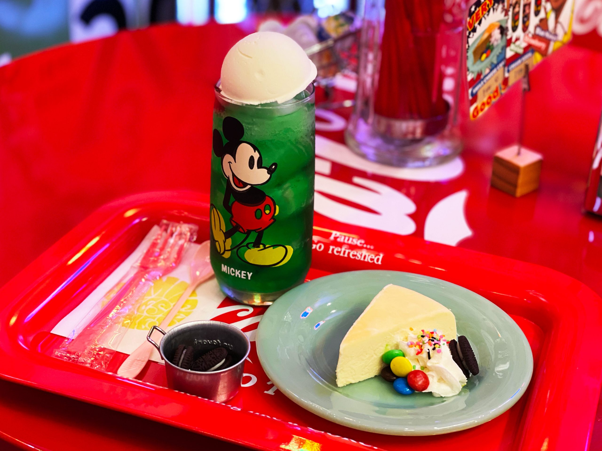 カフェオープン]アメリカン雑貨屋「K.GARAGE 」素敵なアイテムが