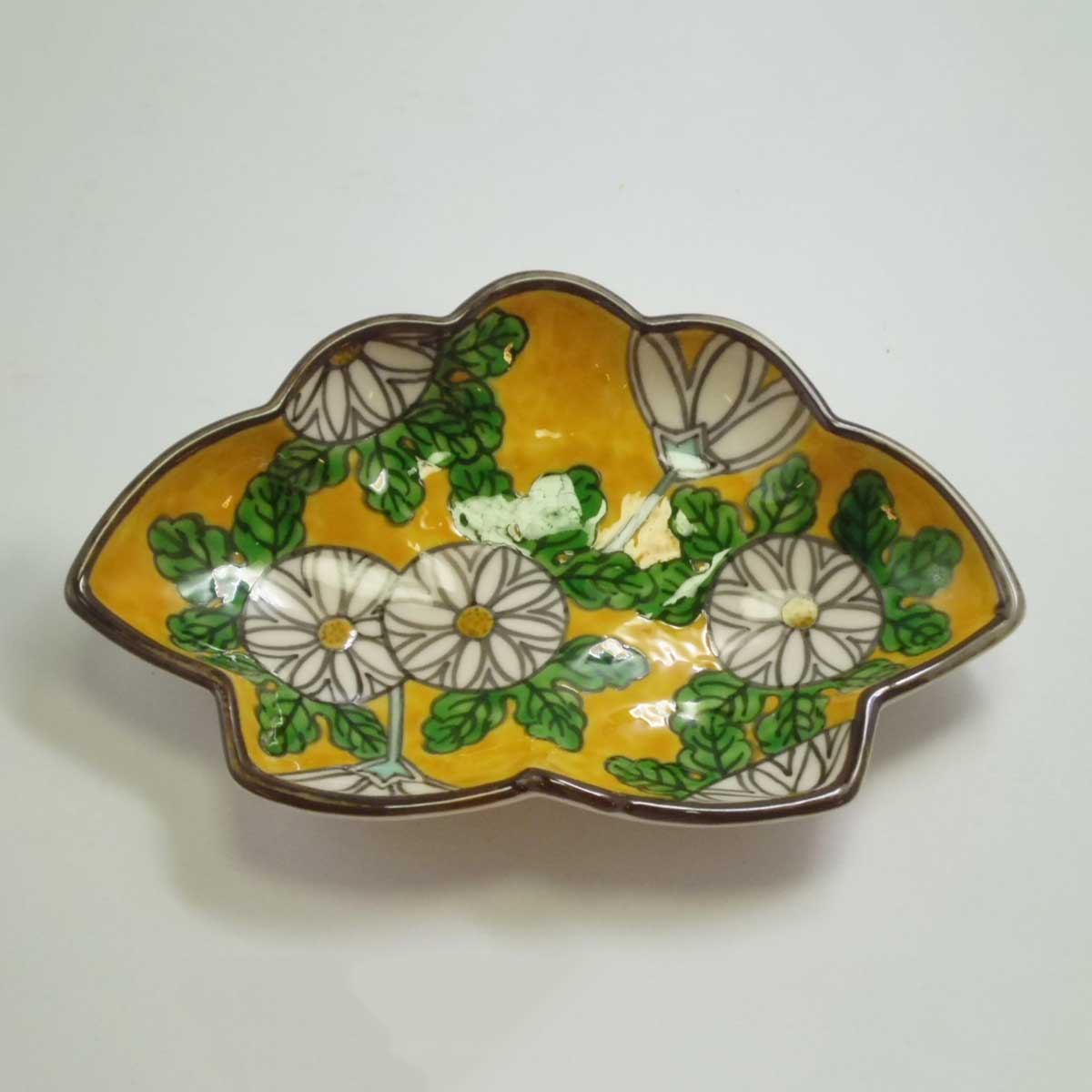 黄濃乾山菊三足桐型皿