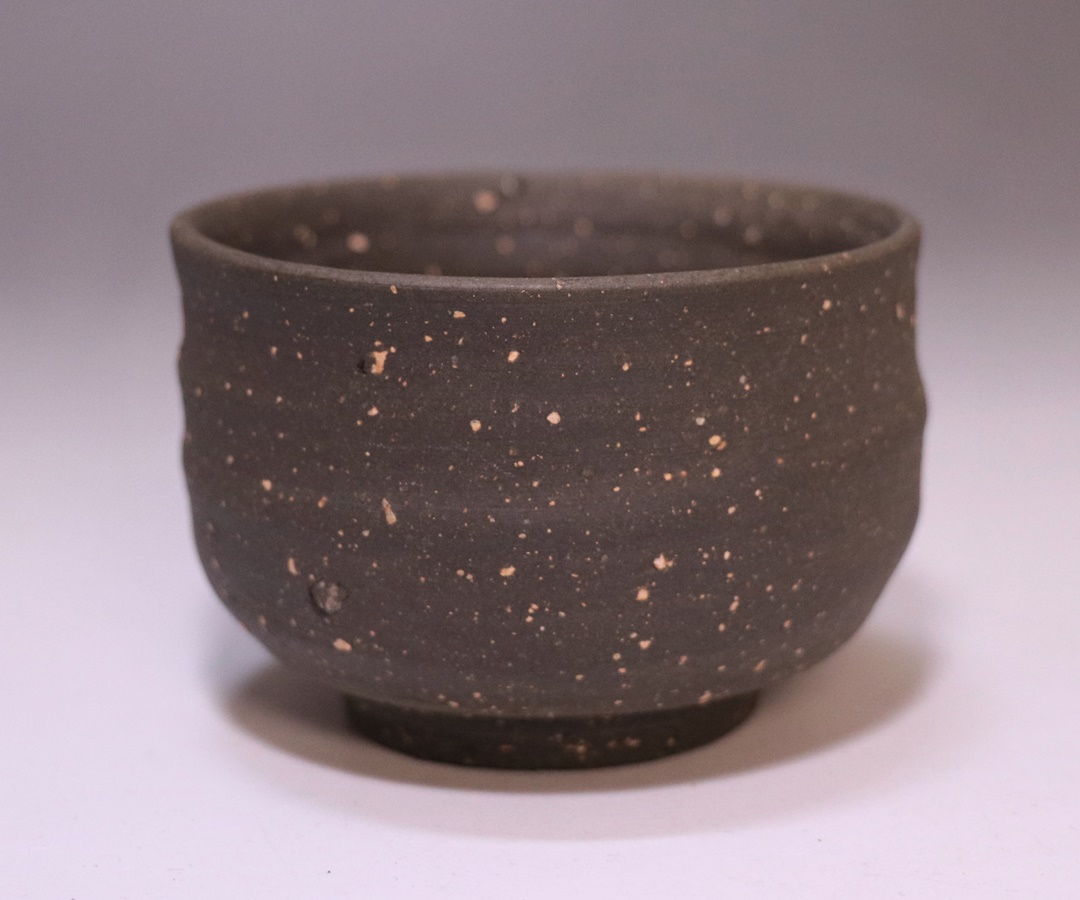 屋代剛右 作 「伊部酒呑」 ～備前焼専門卸小売店 川口陶楽苑～